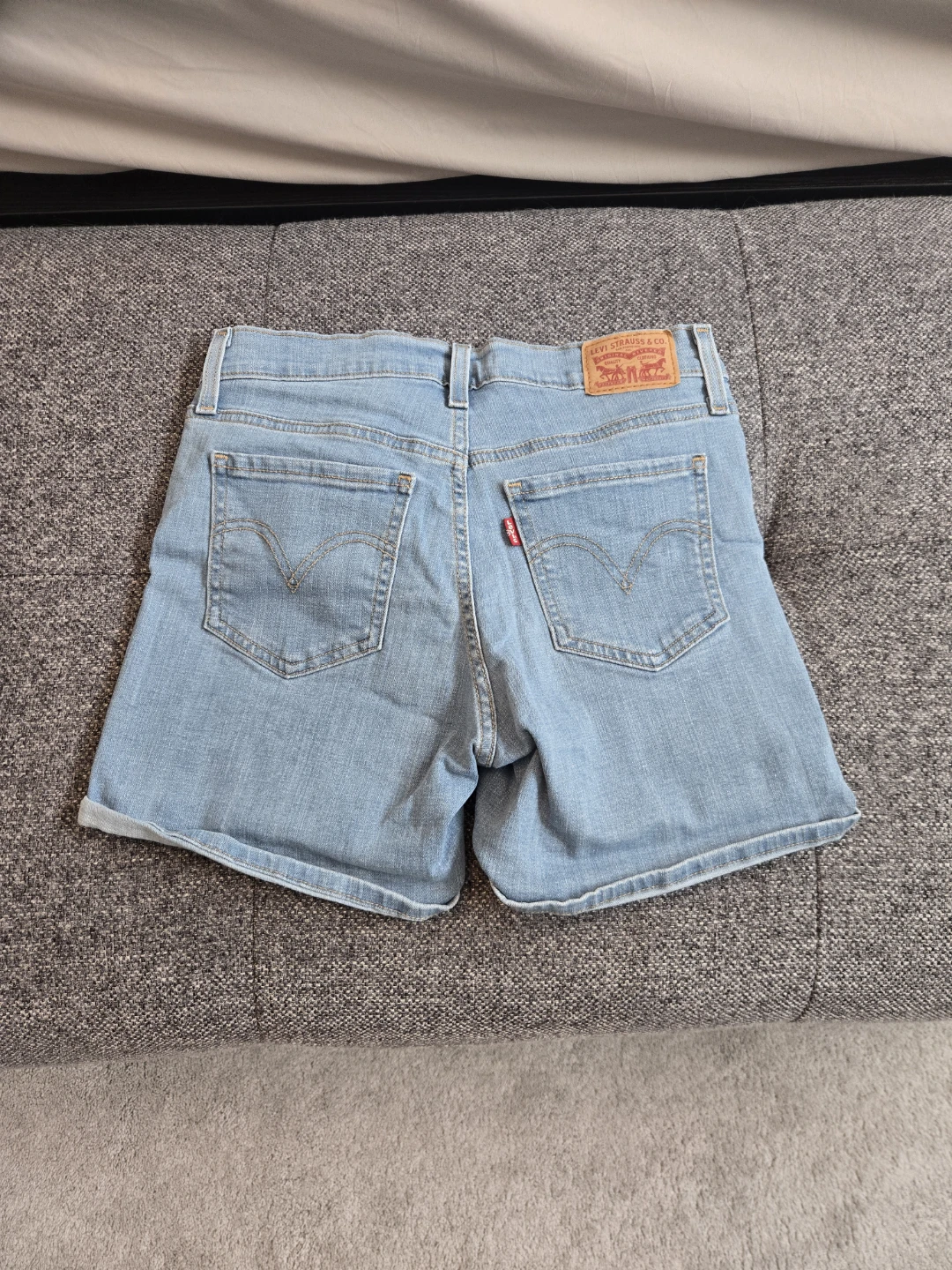 Levi's Mid Length Denim Shorts Size 26 - photo 3