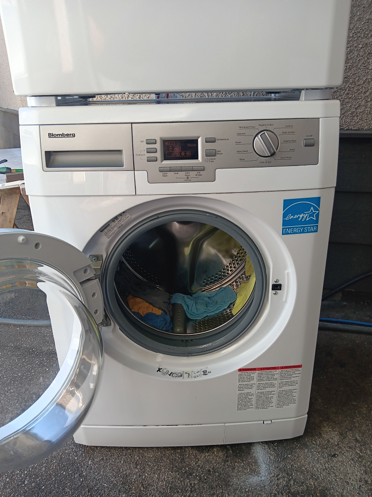 Blomberg Stackable Washer and Dryer Set - photo 4