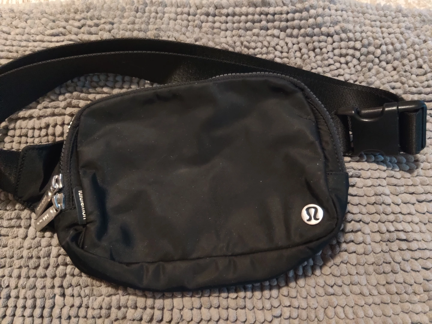 Lululemon Everywhere Belt Bag