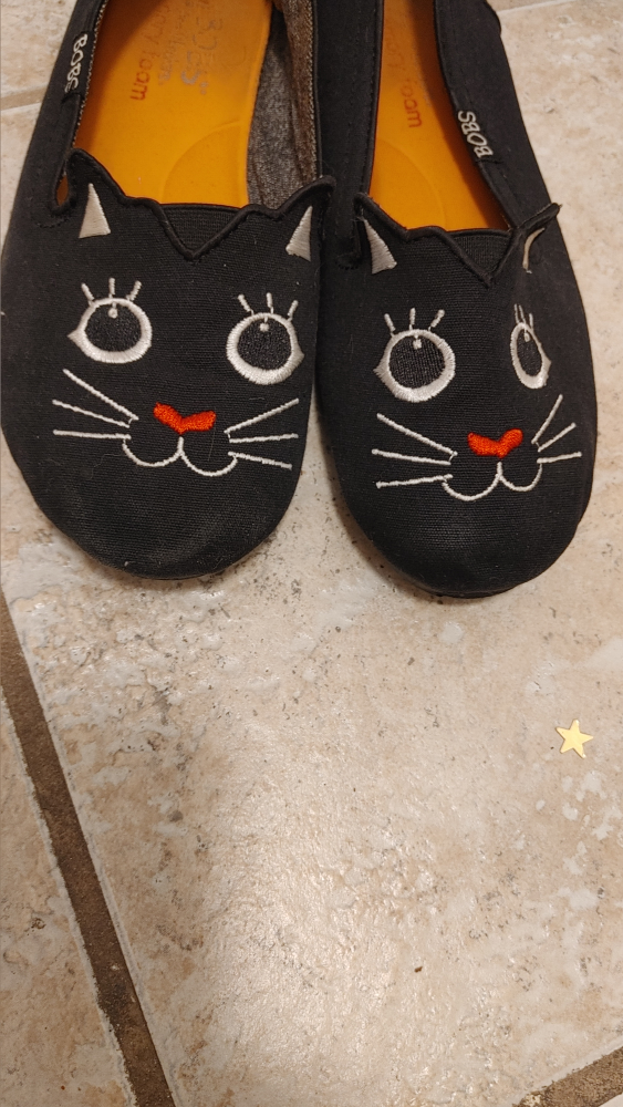 Bobs by Skechers Women's Black Cat Face Flats Size 7.5 - photo 2