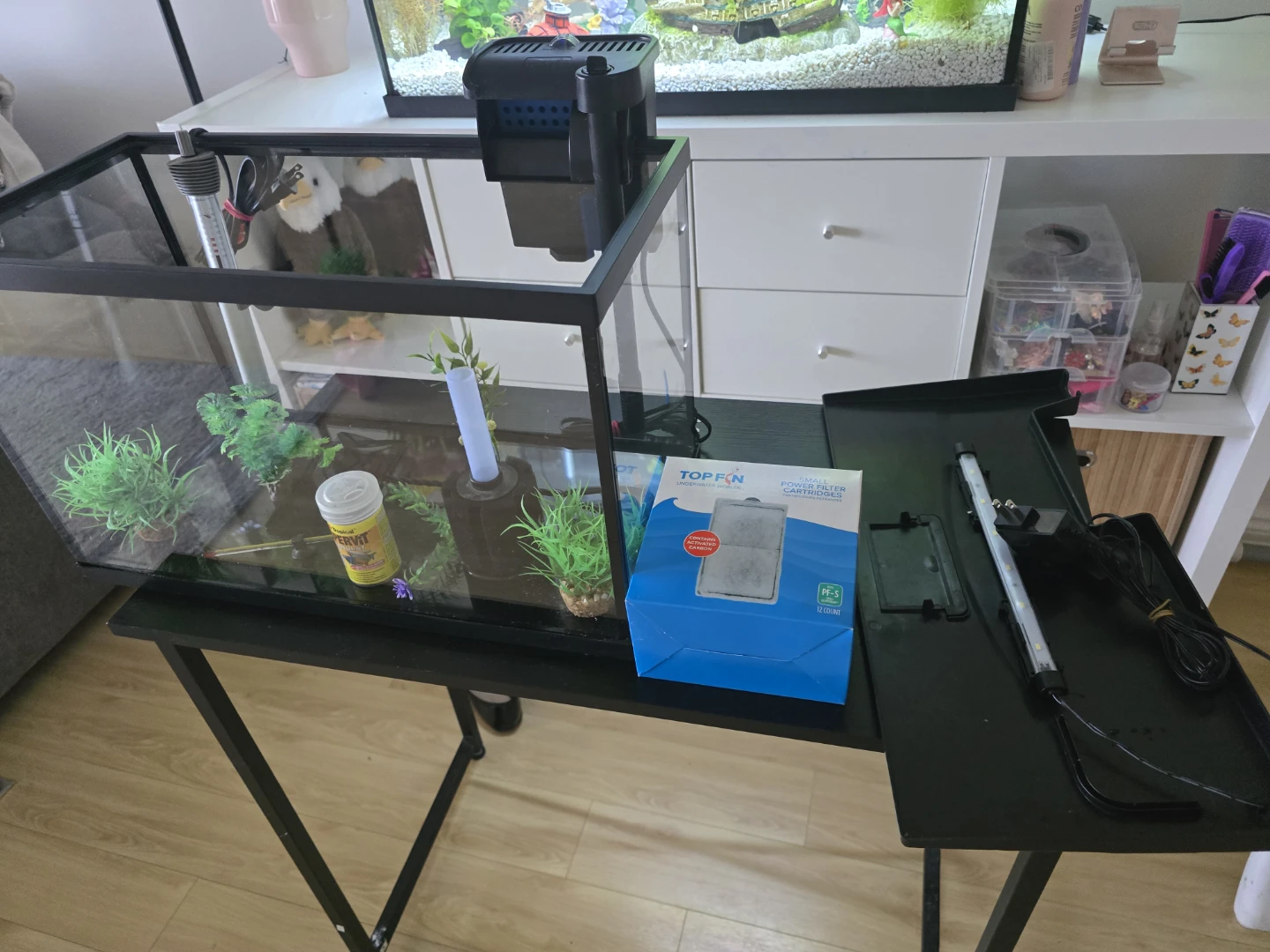10 Gallon Fish Tank + whole bunddle - Mint condition!