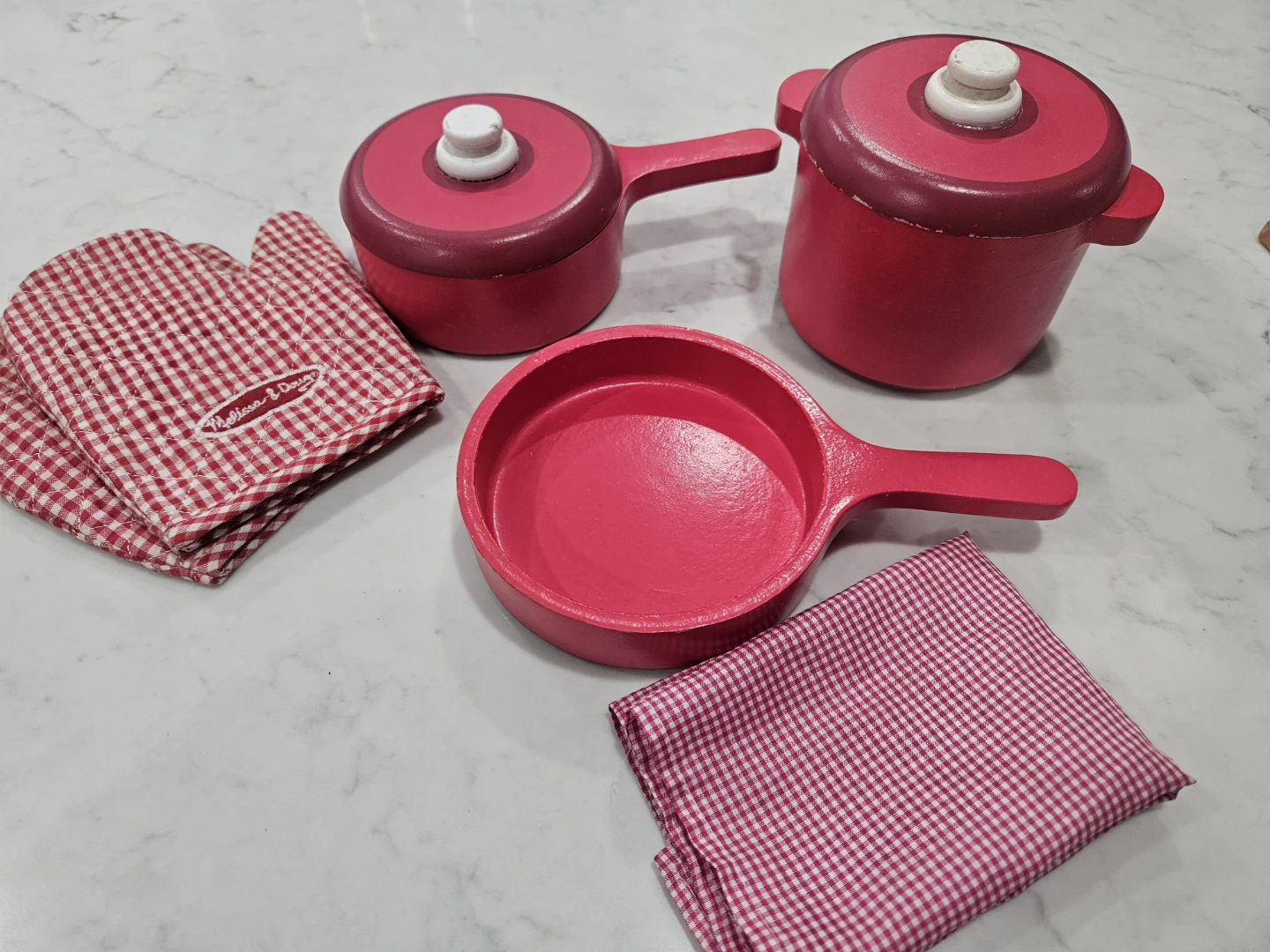 Melissa & Doug Wooden Pots and Pans Play Set with Oven Mitt