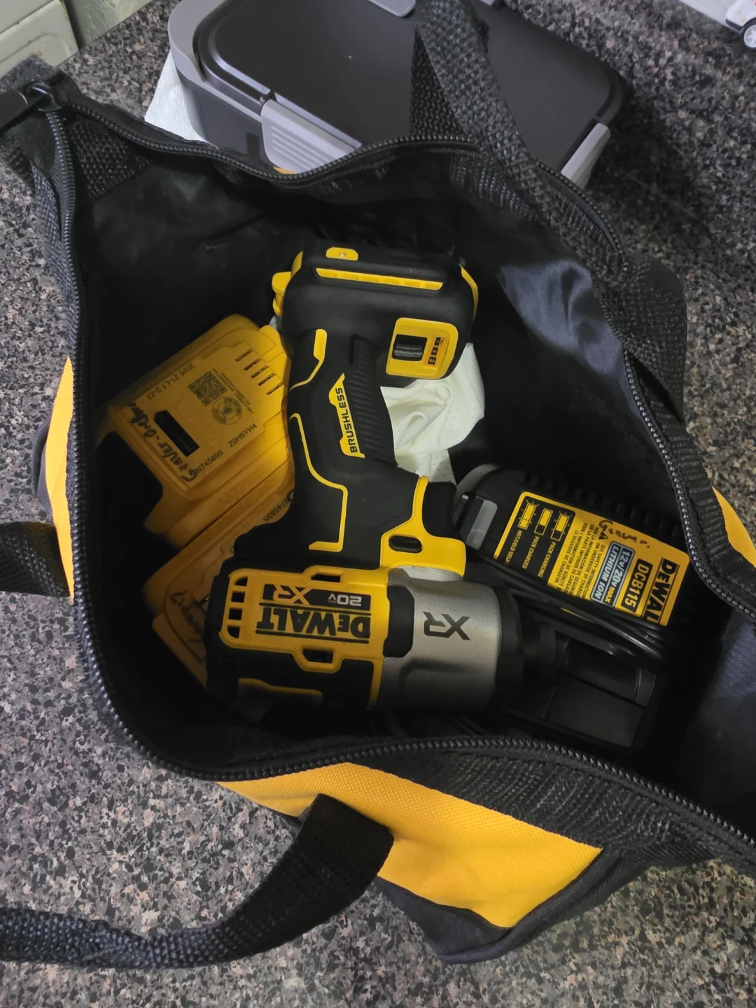 DeWalt 20V MAX XR 5.0 Ah Cordless Impact Driver Kit with Bag - photo 2