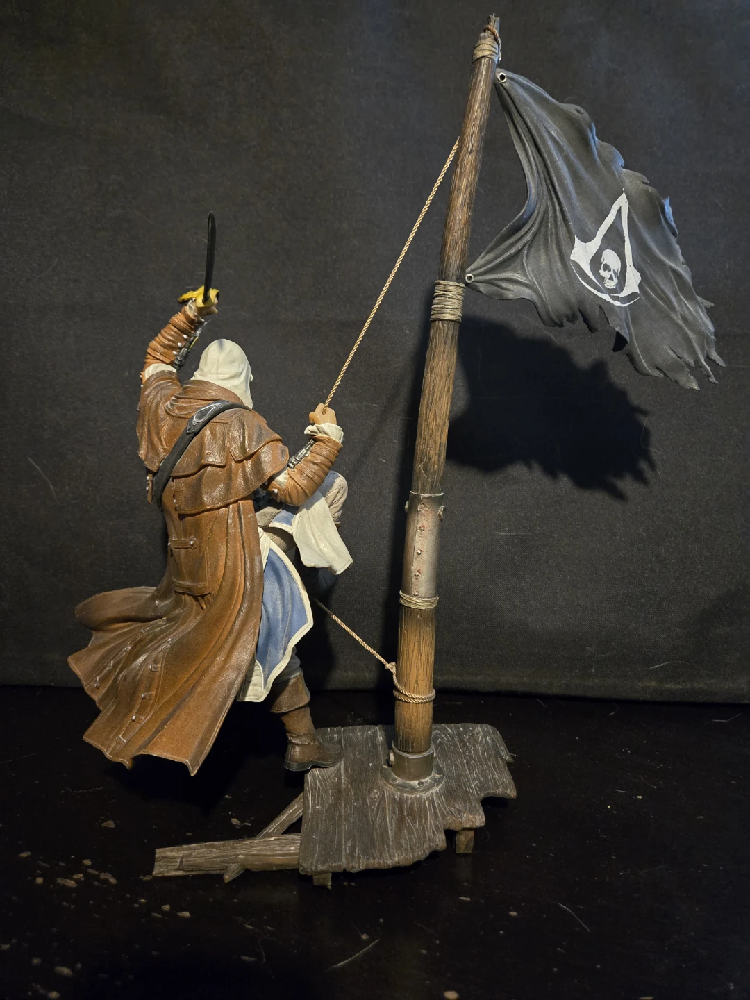 SOLD: Assassin's Creed IV: Black Flag Statue - photo 3