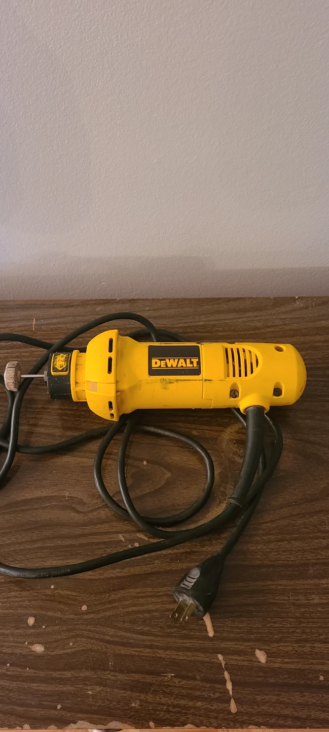 DEWALT DW660 5 amp Drywall Cut-Out Tool 30000 RPM Rotary power - photo 2