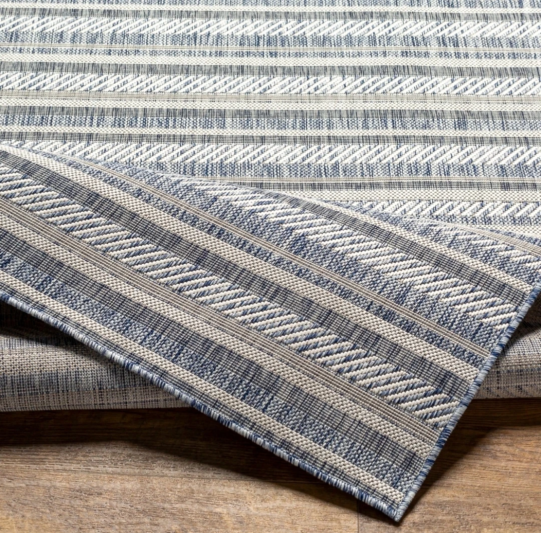 Indoor/Outdoor Area Rug - photo 2