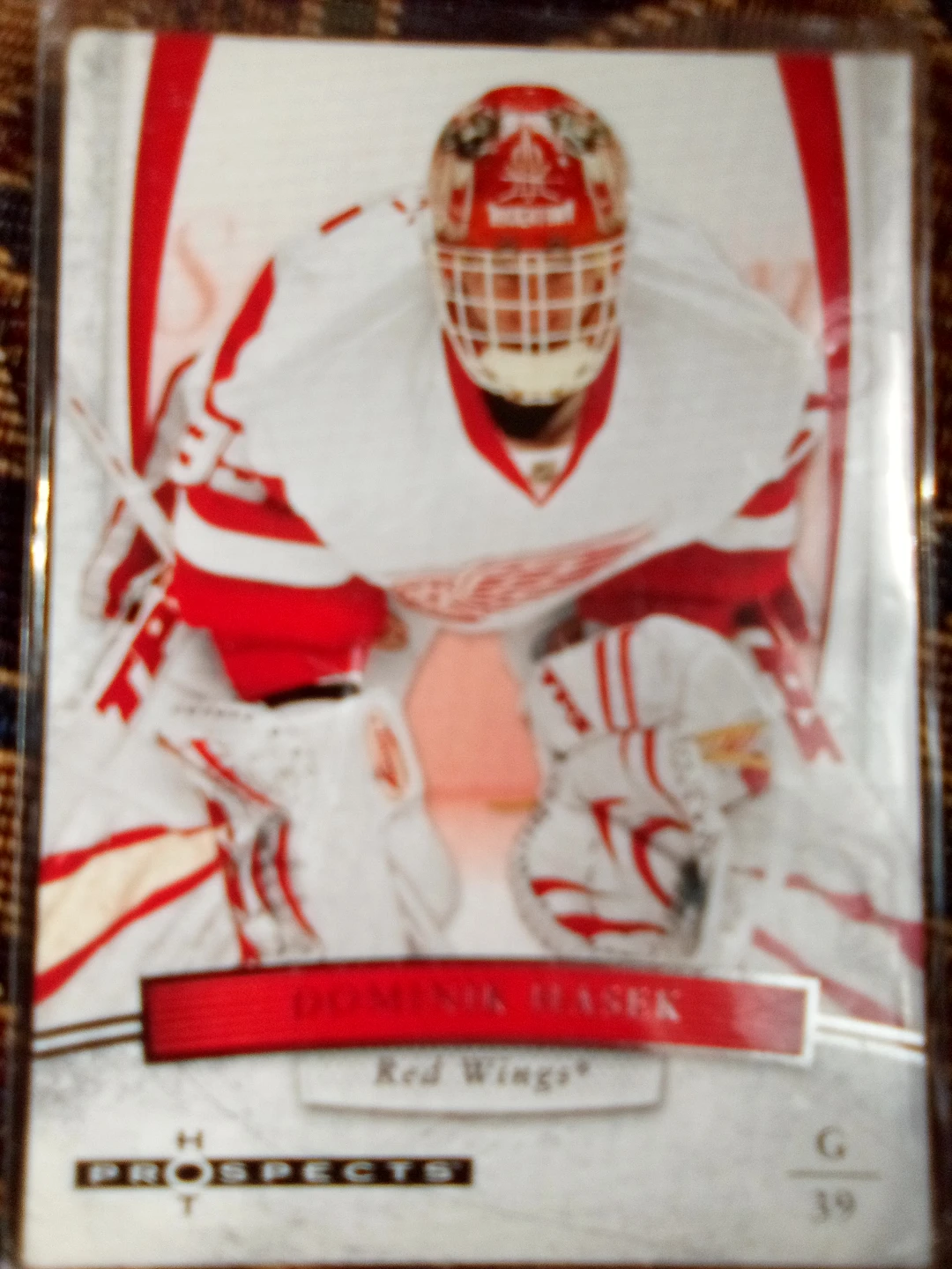 Dominik Hasek Detroit Red Wings Hockey Card - photo 2