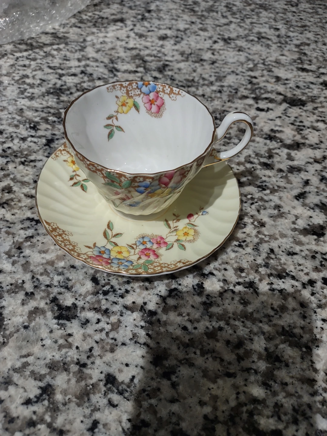 Earlswood Porcelain teacup and saucer set