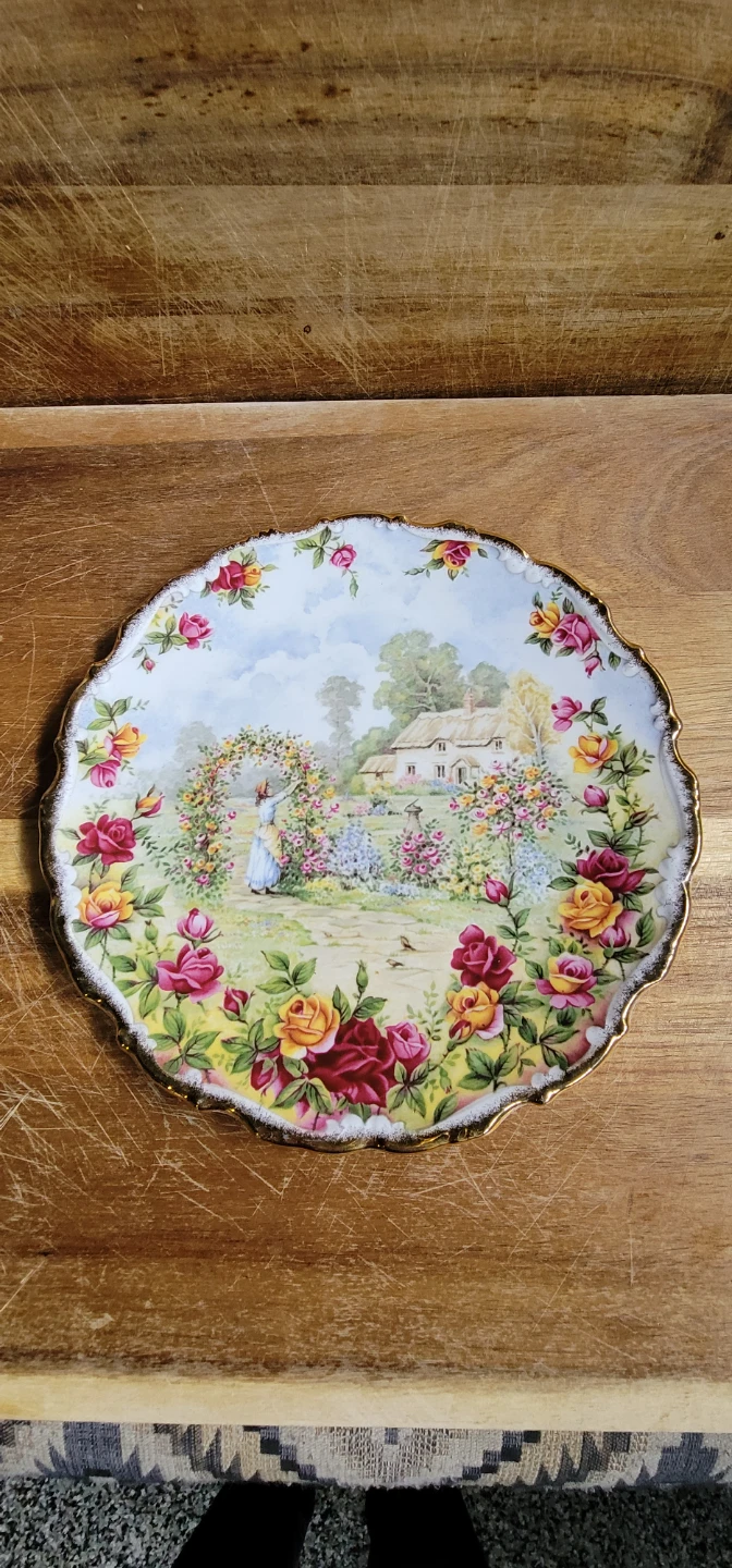 Royal Albert Old Country Roses Plate - 25th Anniversary