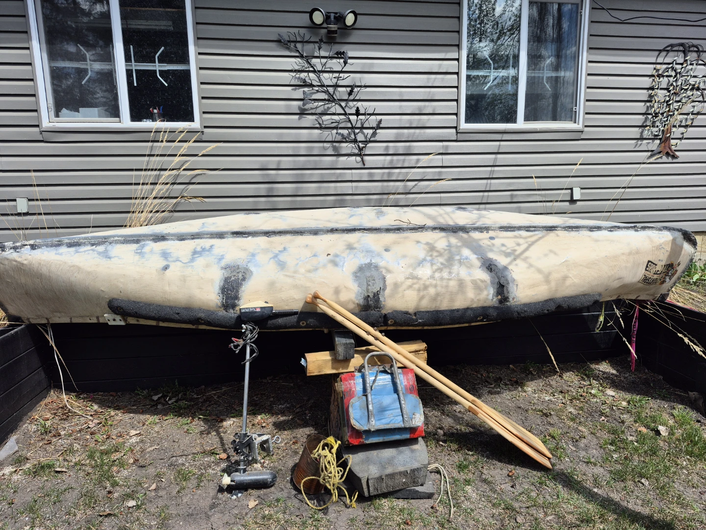 Canoe- with Minn Kota Trolling Motor and Oars