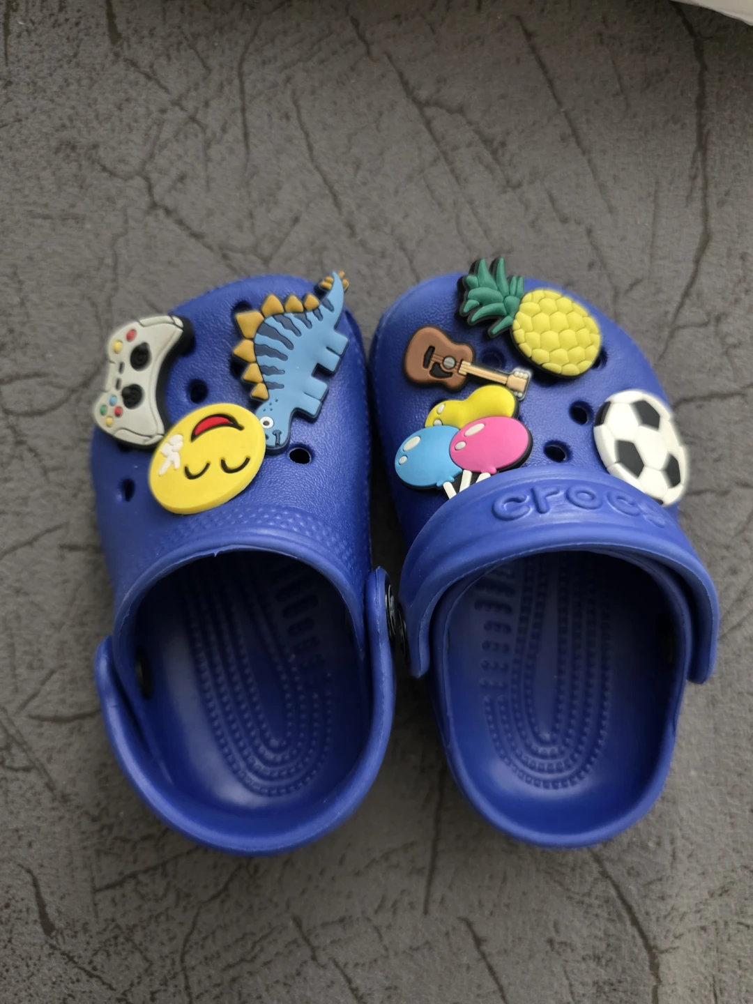 Crocs Kids Size 2/3 Blue Jibbitz Clogs