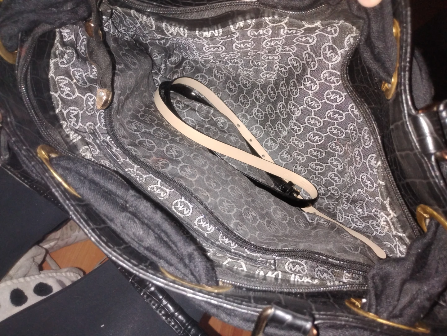 Michael Kors MK Signature Tote Bag - photo 2