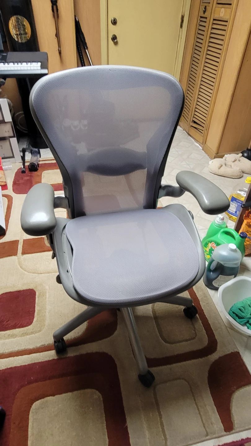 Herman Miller Aeron Task Chair - photo 2