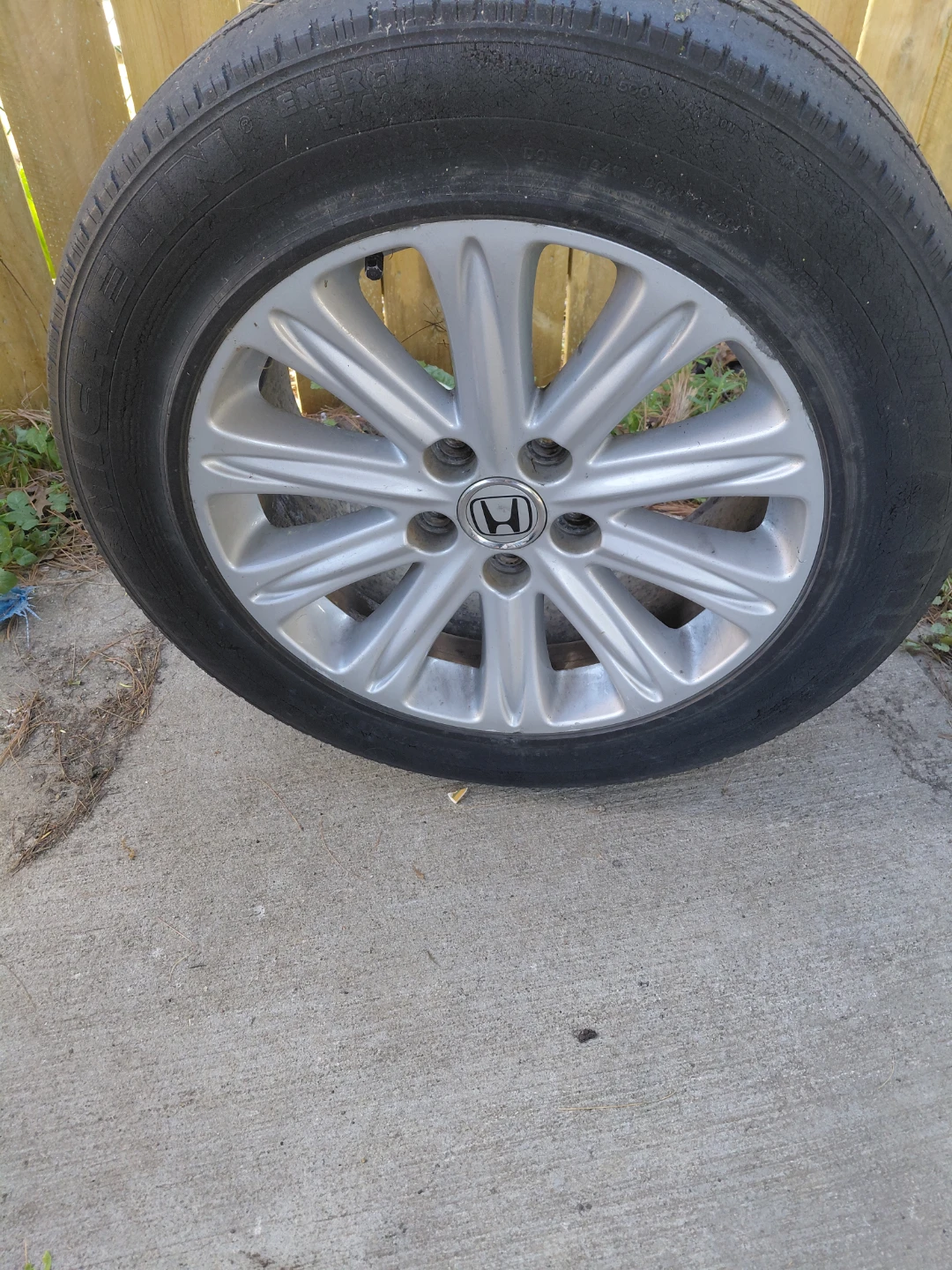 Honda Alloy Wheel with Tire - photo 3