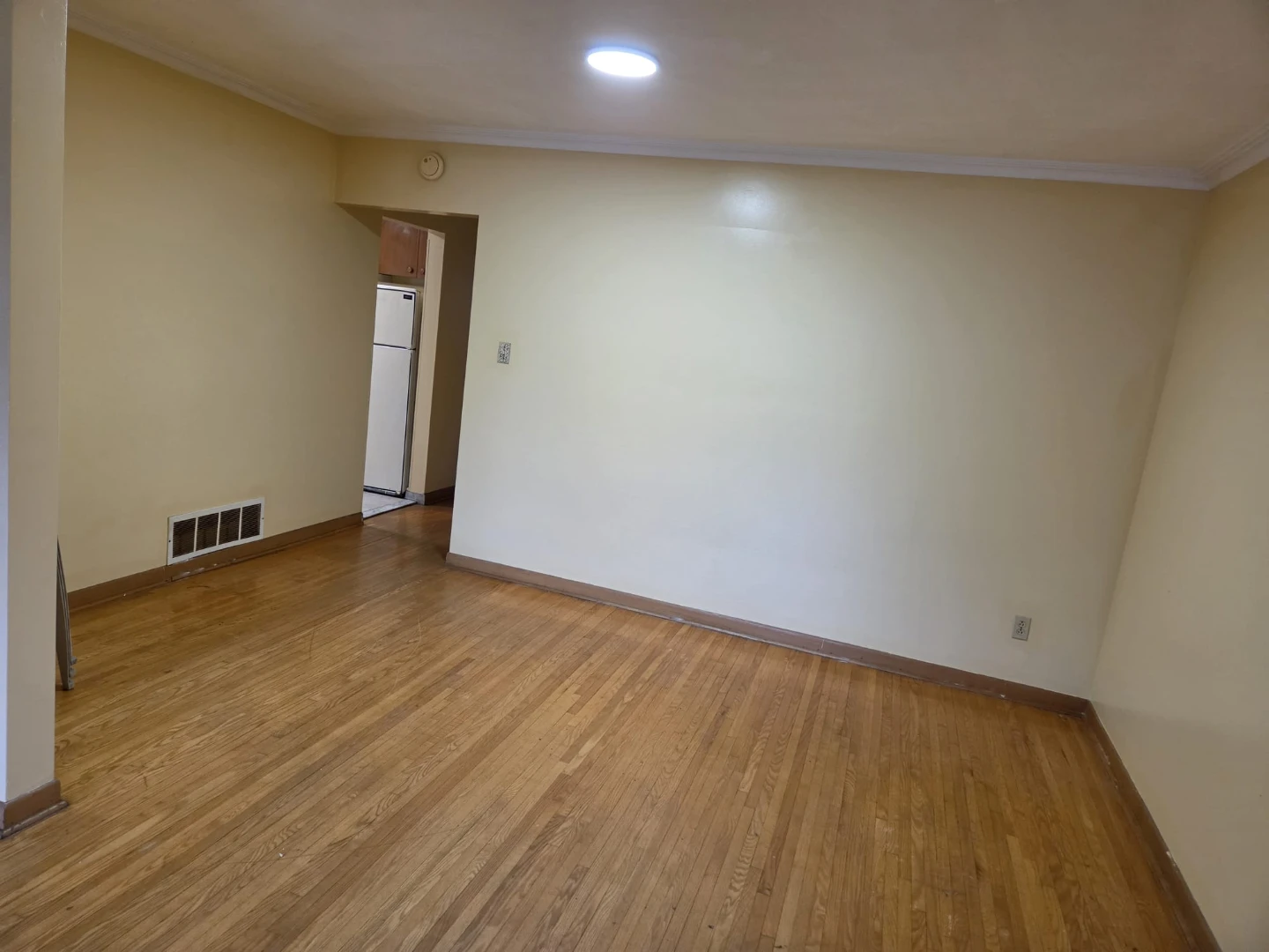 House for rent - photo 2