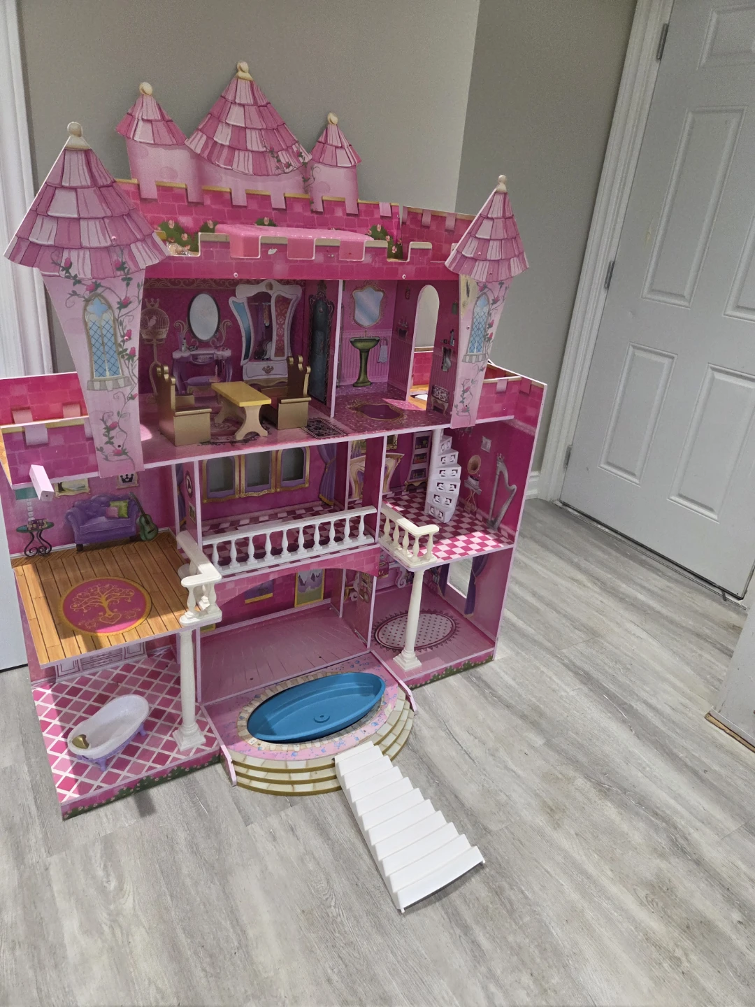 Pink Castle Dollhouse - photo 2