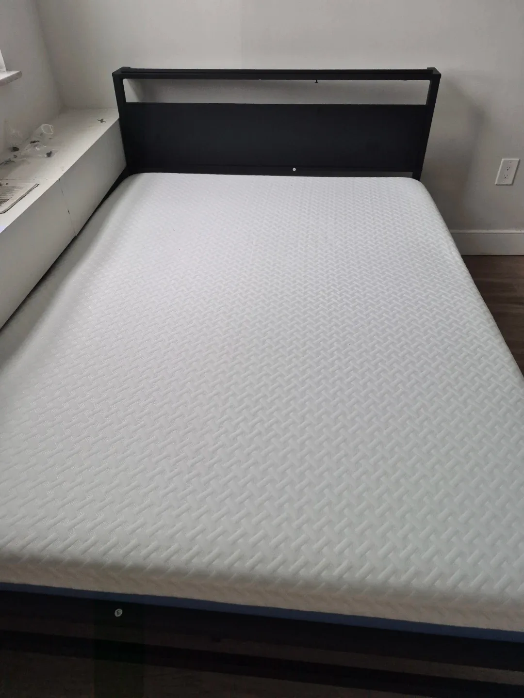 Mattress + Frame - photo 2
