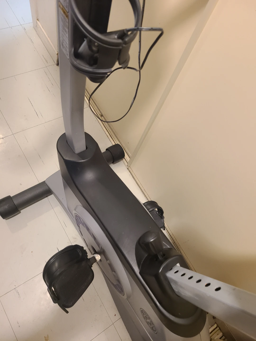 Gold's Gym 290C Power Spin Bike - photo 4
