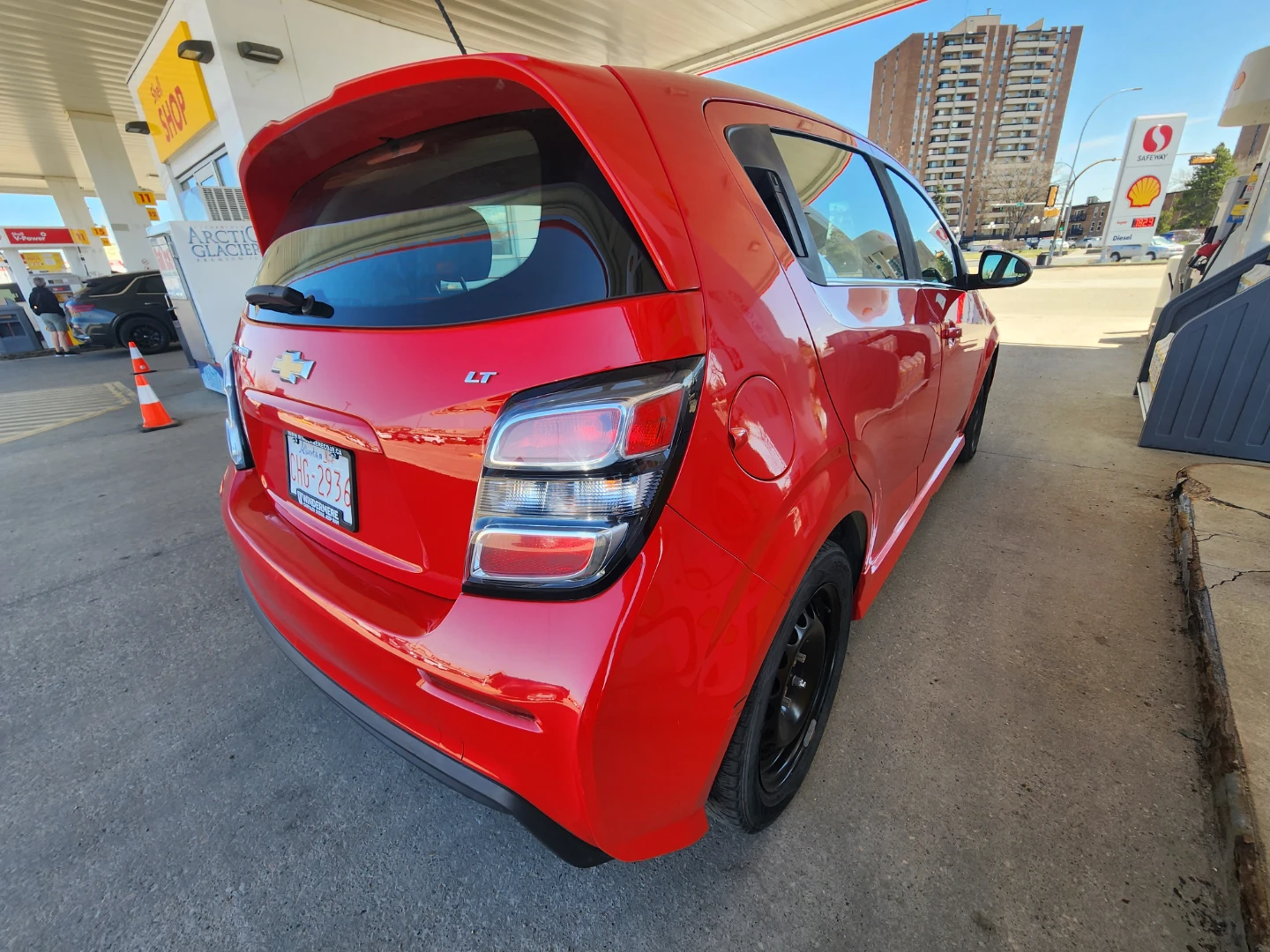 Red Chevrolet Sonic RS Hatchback - photo 2