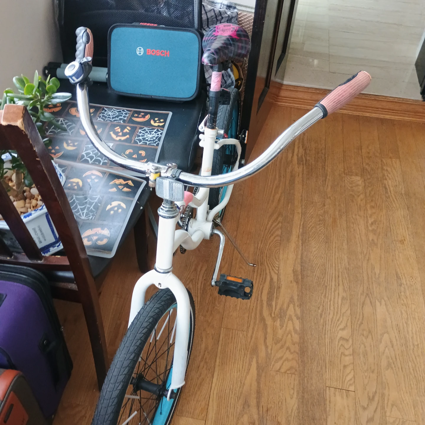 White Cruiser Bicycle with Pink Accents