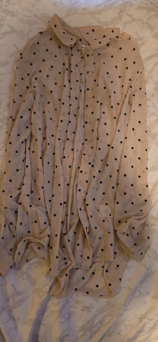 4 blouse xs womens. 5cad each