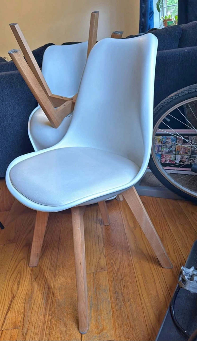 Set of 4 dining chairs only great condition - photo 4