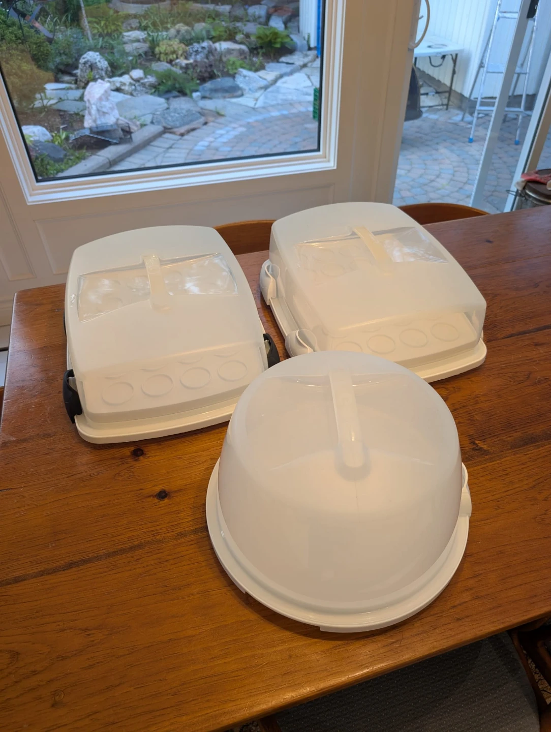 Wilton Stackable Cupcake Carriers and Cake Carrier - photo 2
