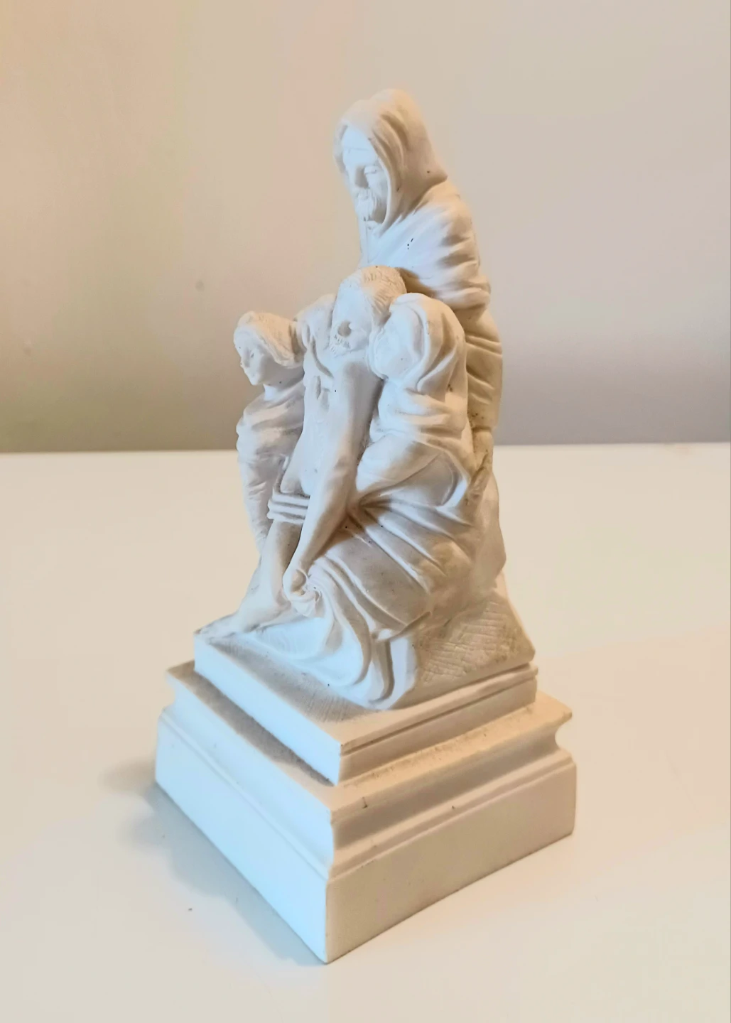 Vtg Signed A. Giannetti  Pieta Figurine - photo 2