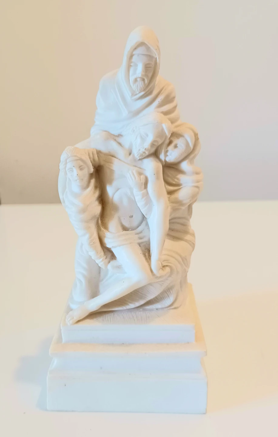 Vtg Signed A. Giannetti  Pieta Figurine - photo 5