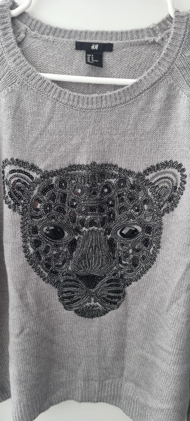 H&M Grey Beaded Leopard Face Sweater - photo 3