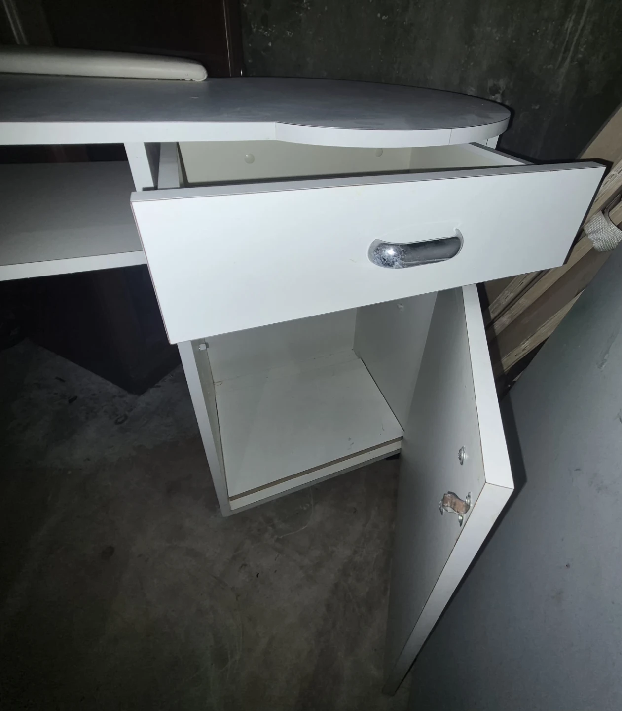 White Nail Tech Desk with Storage - photo 3