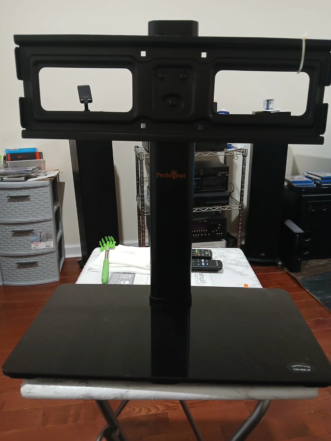 Tv stand holds up to 50"