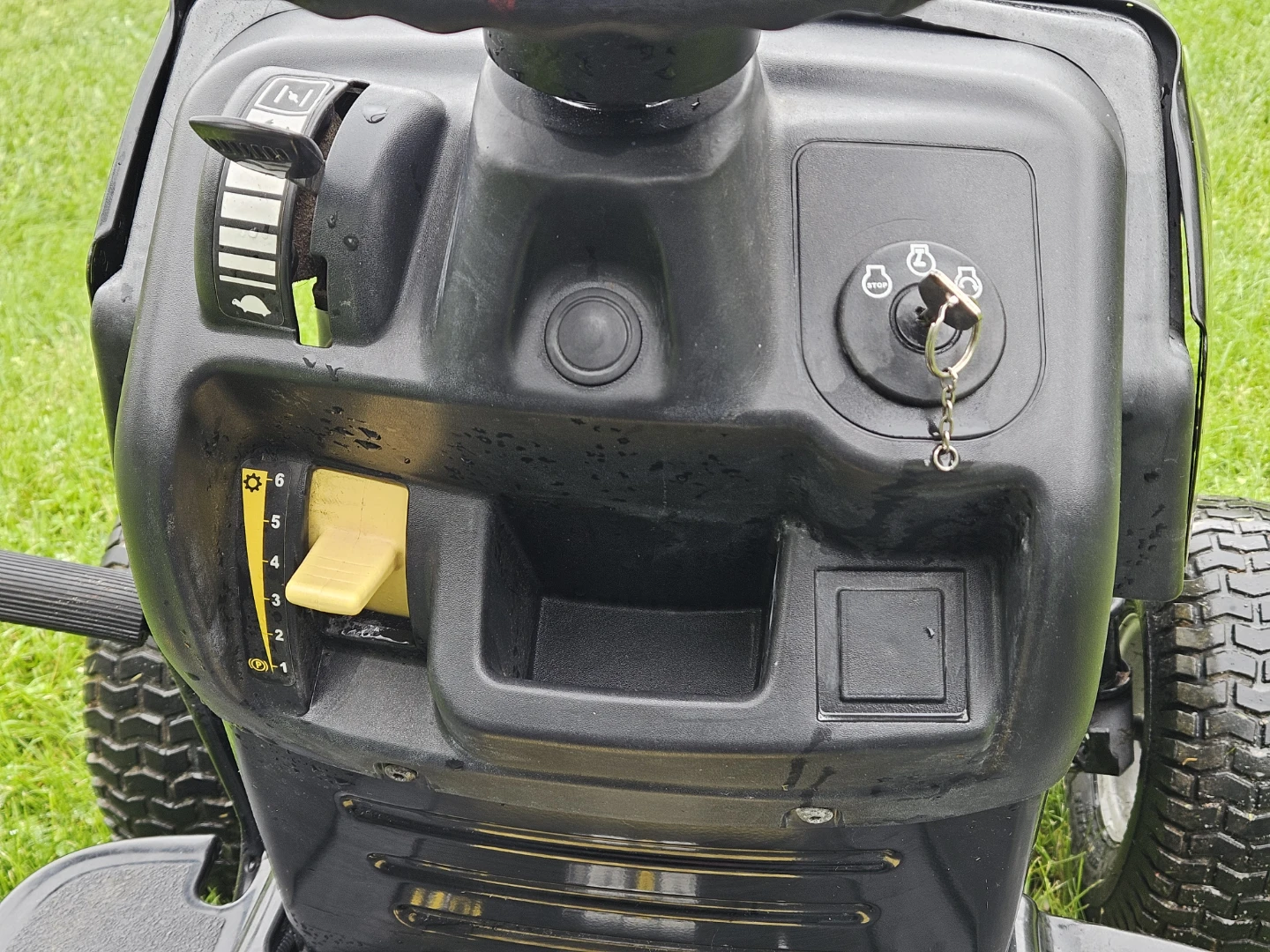 38" riding lawn tractor - photo 4