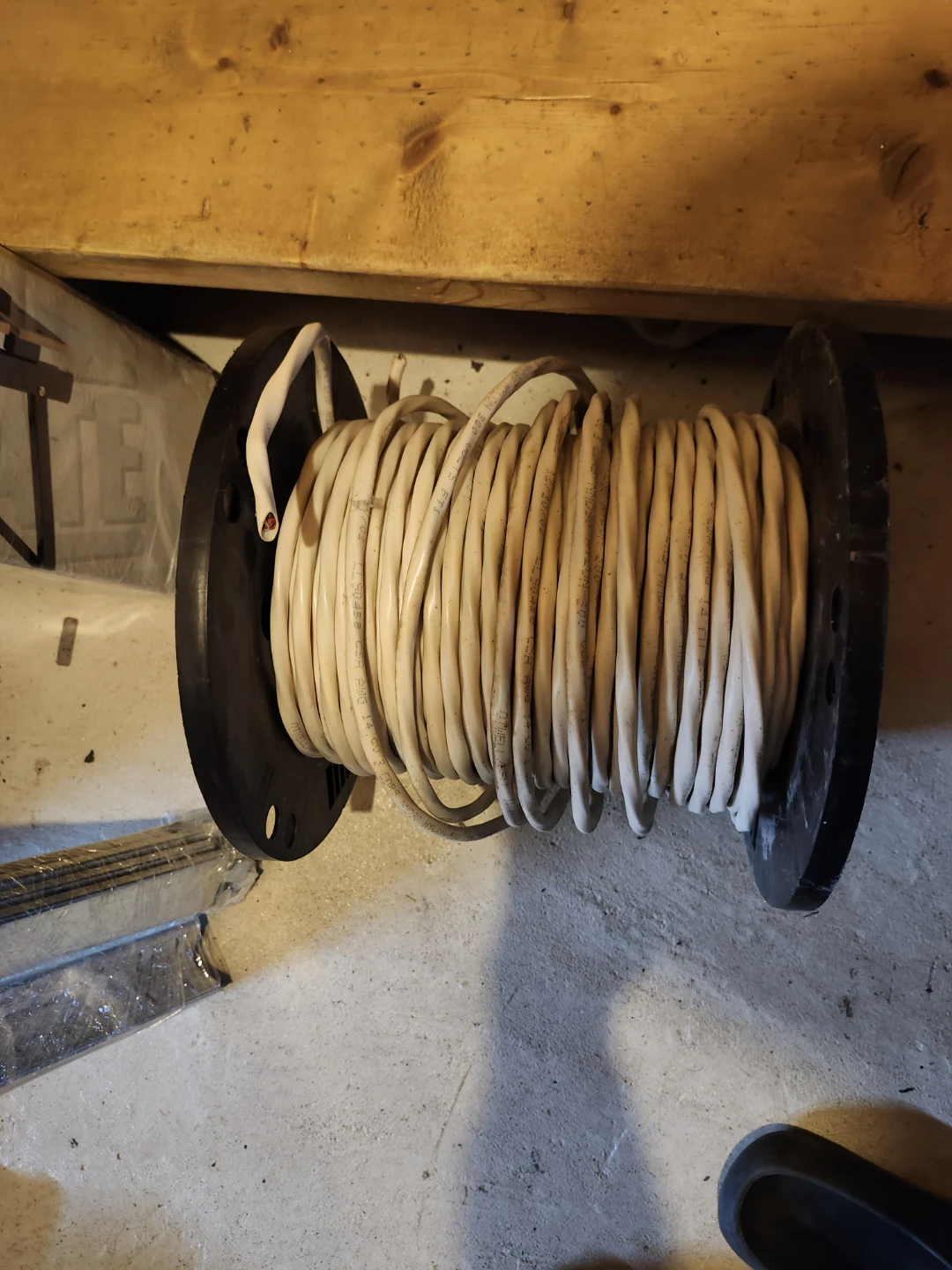 Southwire 14-3 CU NMD-90 Electrical Wire - 75m