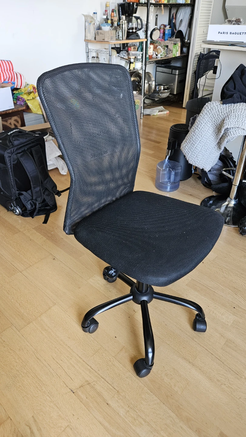 Black Mesh Office Chair with Wheels