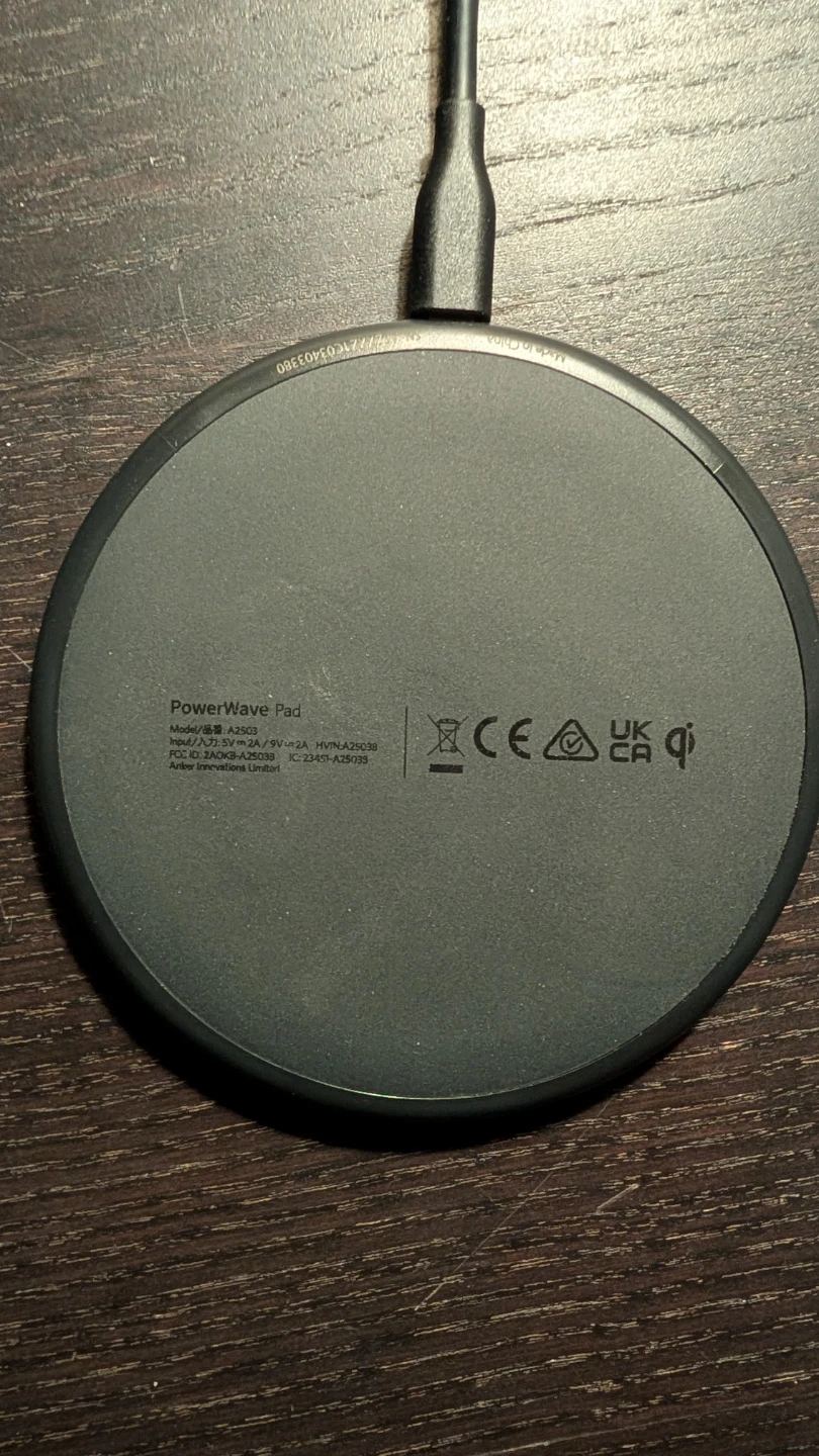 Anker PowerWave Pad wireless charger. - photo 2