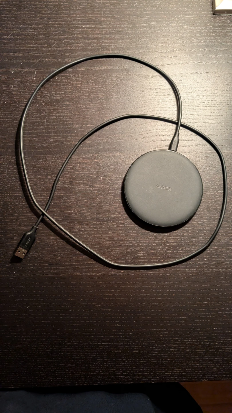 Anker PowerWave Pad wireless charger. - photo 3