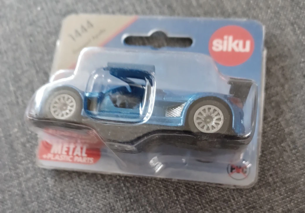 Siku 1444 Gumpert Apollo Toy Car