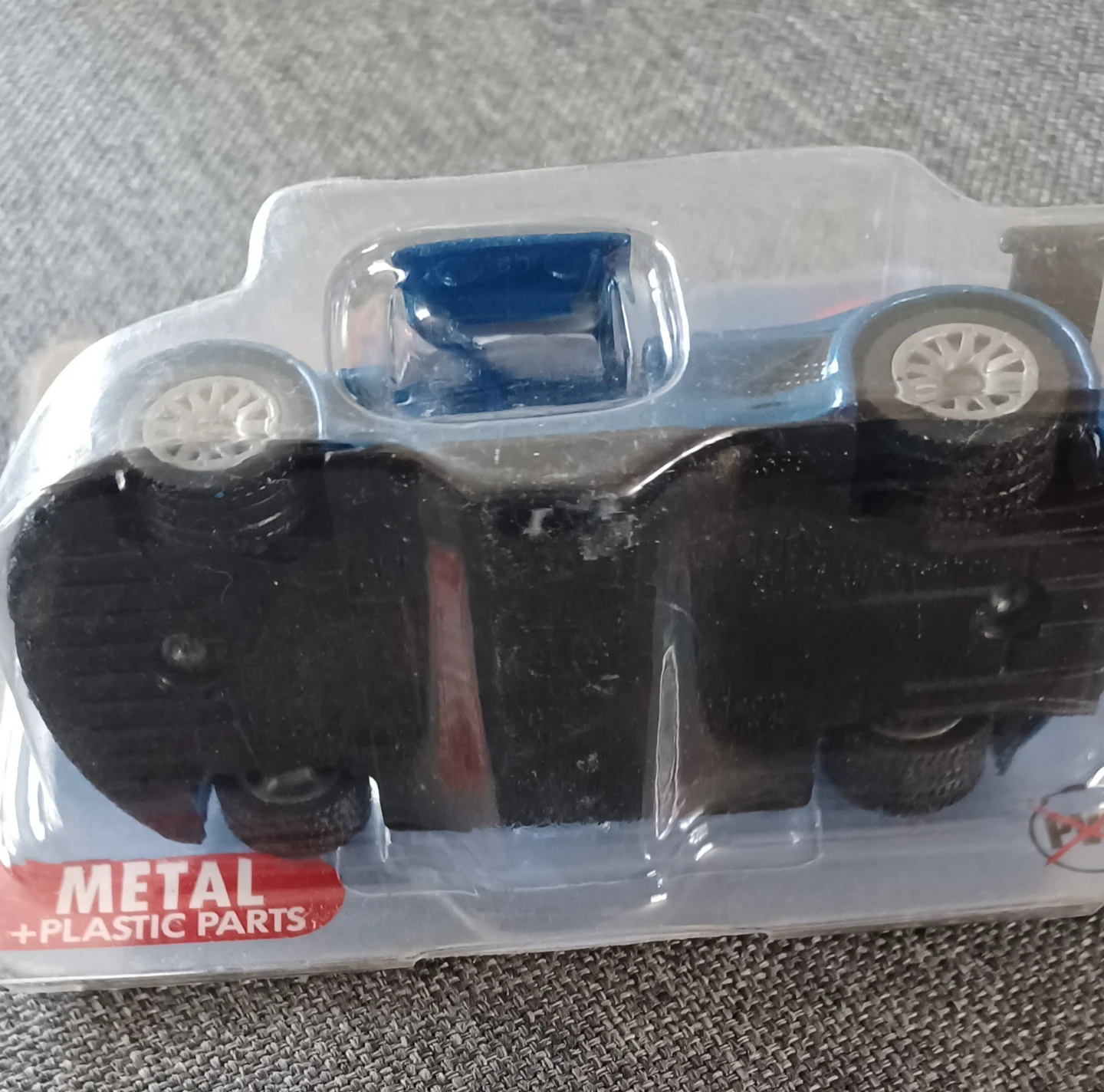 Siku 1444 Gumpert Apollo Toy Car - photo 4