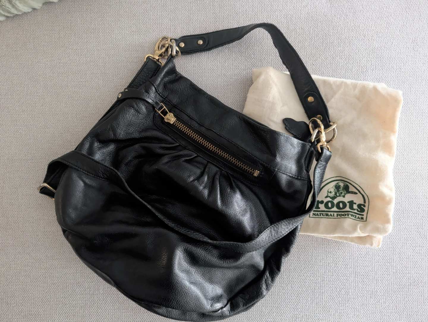 Roots Black Leather Shoulder Bag - photo 2