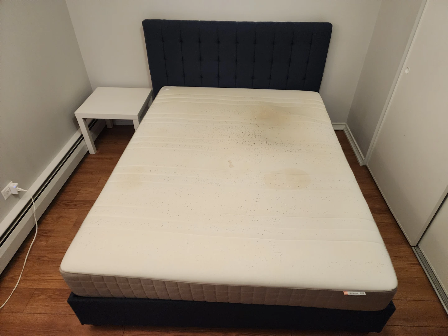 Queen Tufted Bed Frame (Navy Blue) + FREE Queen Mattress - photo 3