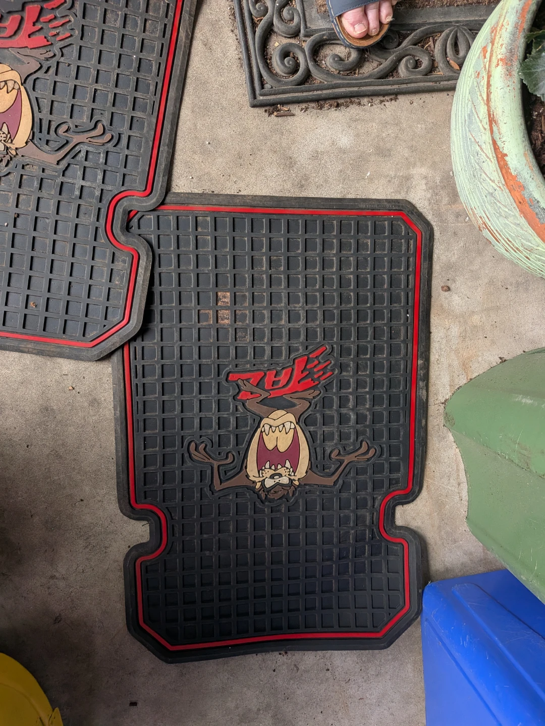 Looney Tunes Tazmanian Devil Car Floor Mats (Set of 2)