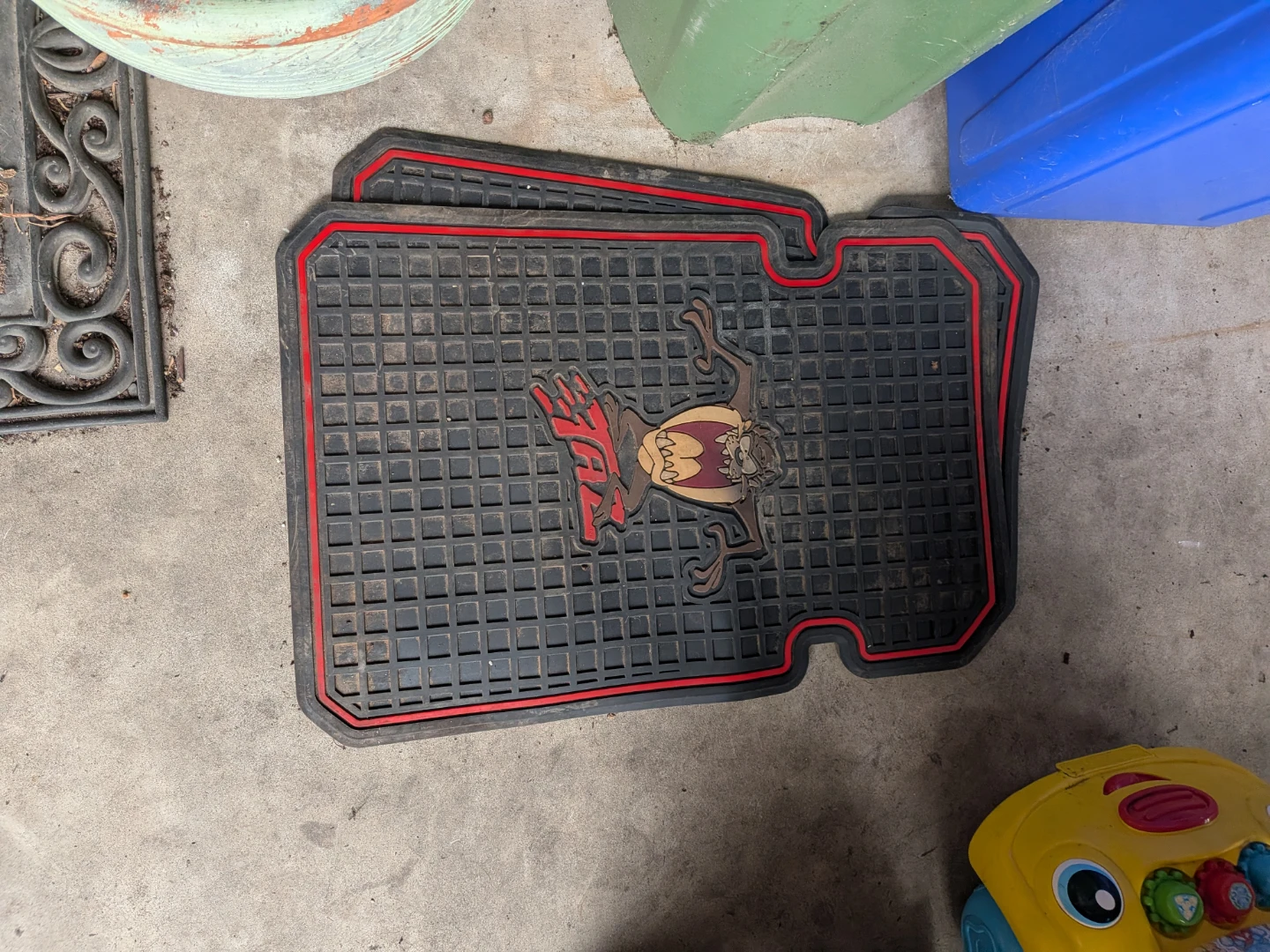 Looney Tunes Tazmanian Devil Car Floor Mats (Set of 2) - photo 2