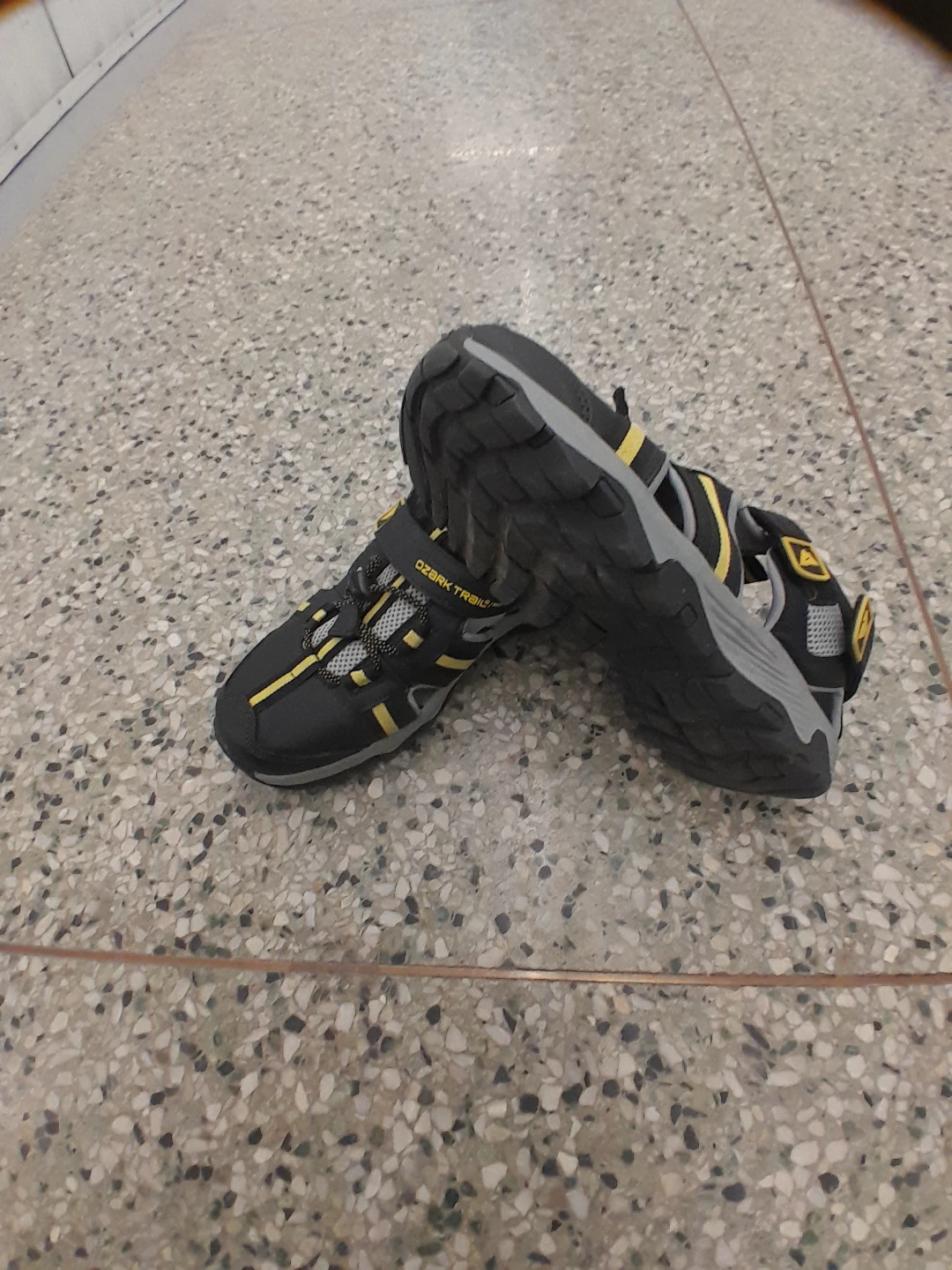 Ozark Trail Water Shoes - Black/Yellow Men's Size 9 - photo 5