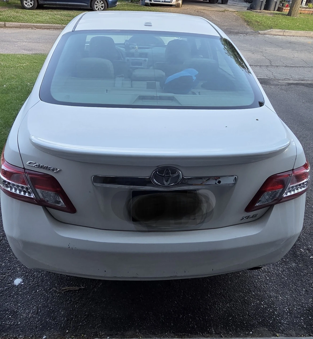 2011 Toyota Camry XLE - photo 3