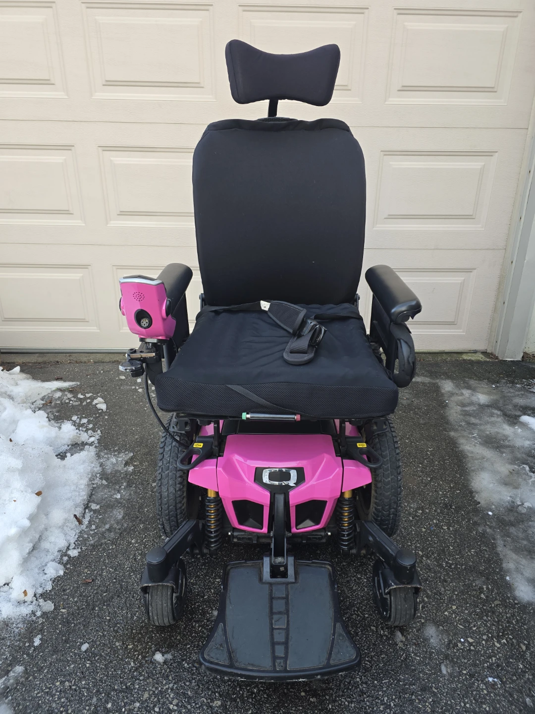 Quantum Power Wheelchair Pink