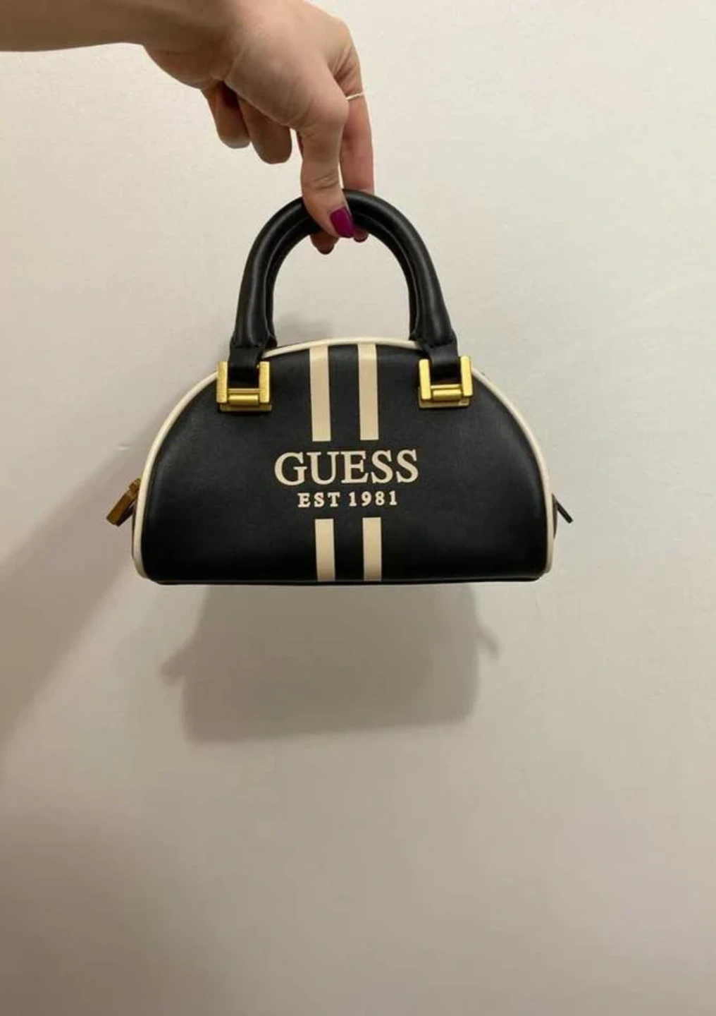 Brand New Guess mini bowling bag - photo 2