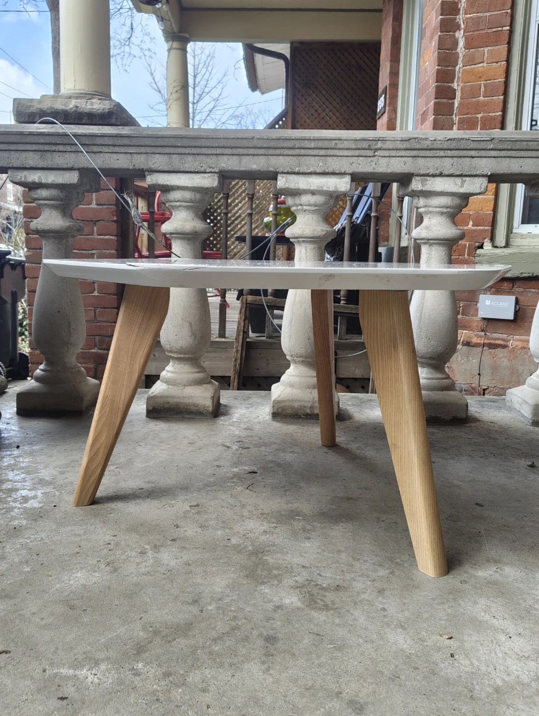 White Hexagonal Coffee Table with Wooden Legs - photo 4