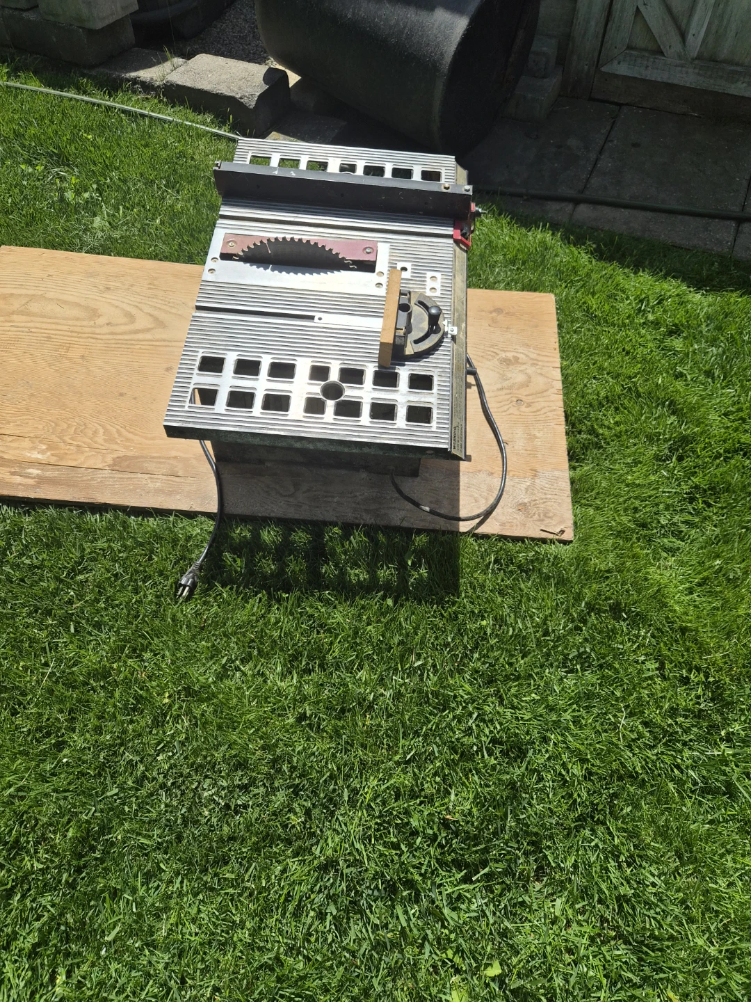10-Inch Table Saw - photo 2