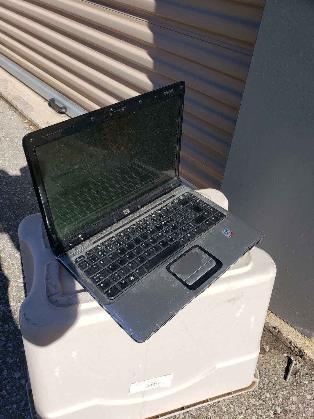HP Pavilion dv2000 Laptop